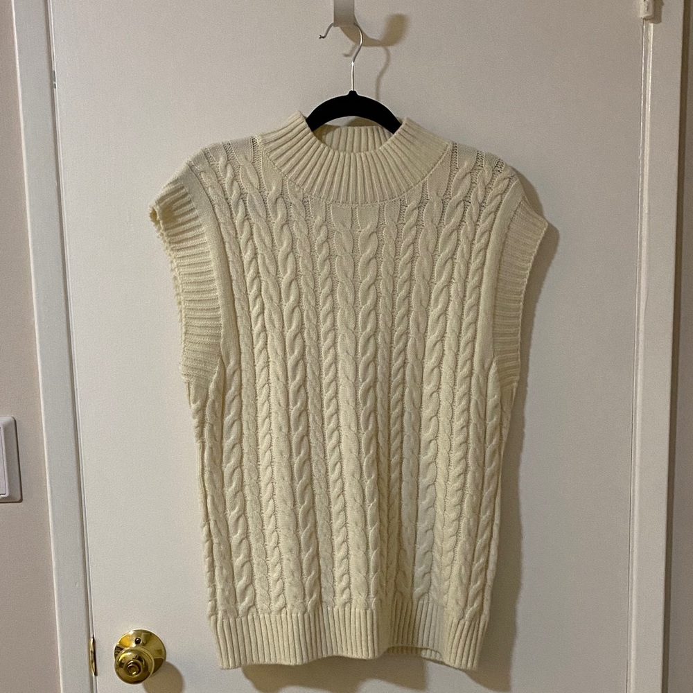 Apple&Eve Cream Sleeveless Cable Knit Mock Neck Sweater